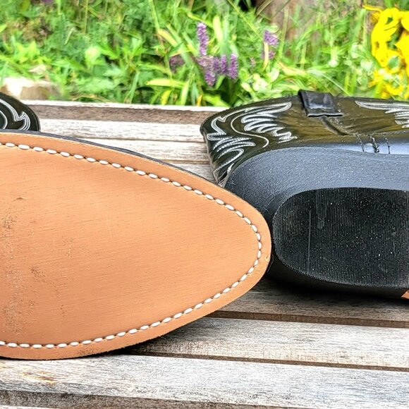 NWOB Laredo Black Leather Cowboy Boots - Style# 5740 - Size 10W - Picture 9 of 11